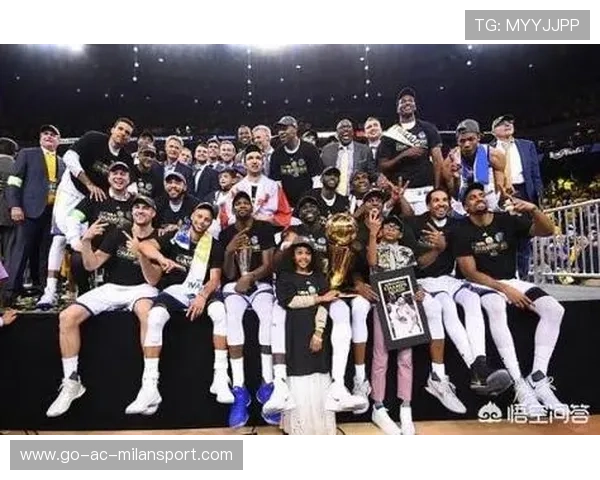 勇士队目标三连冠，誓不言败，勇士全队